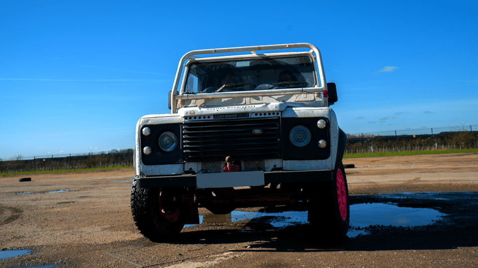 Land_Rover_Defender_02